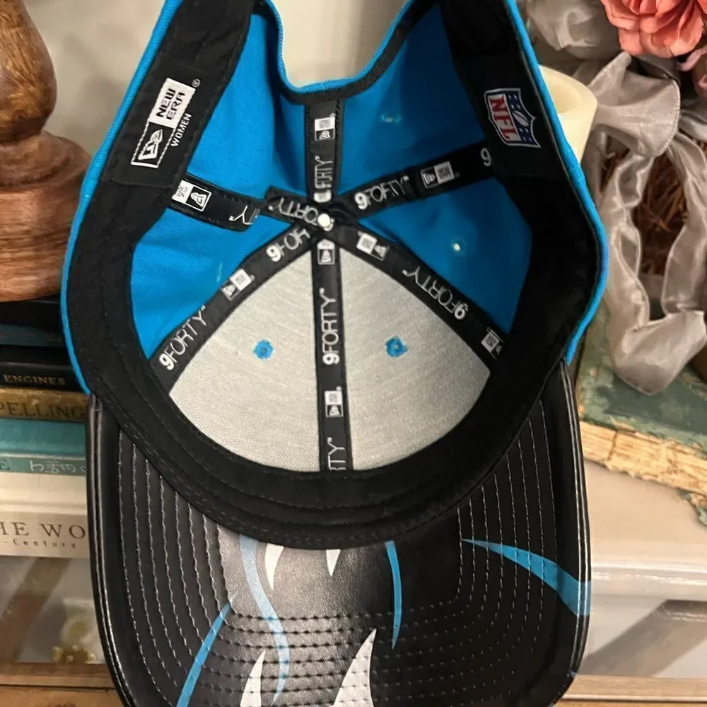 Carolina’s Panthers New Era 9Forty women’s adjustable NFL Hat. Cool Panther bill
